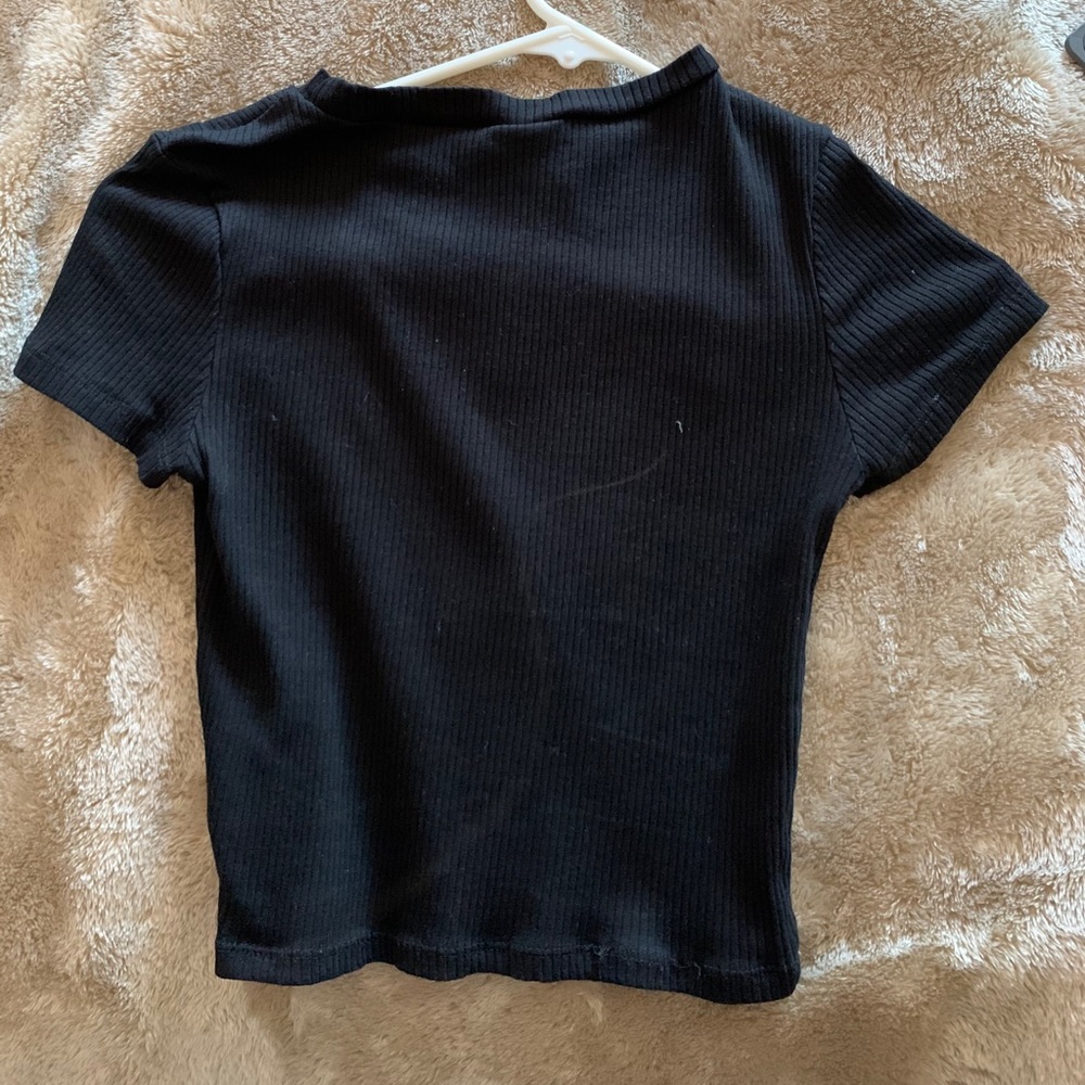black crop top